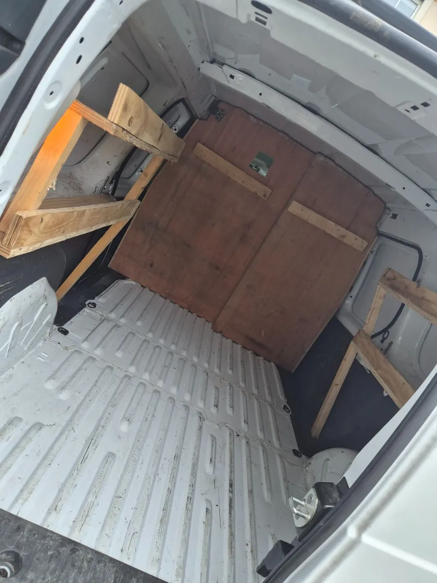 Renault Kangoo 2015 - Image 4
