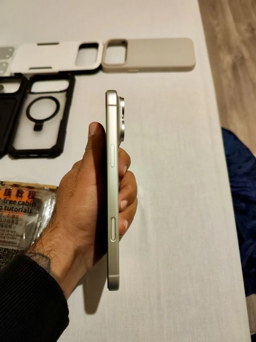 iPhone 17 Pro Max 256GB Silver - Image 3
