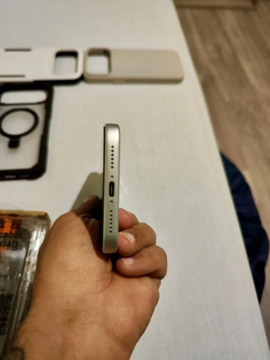 iPhone 17 Pro Max 256GB Silver - Image 4