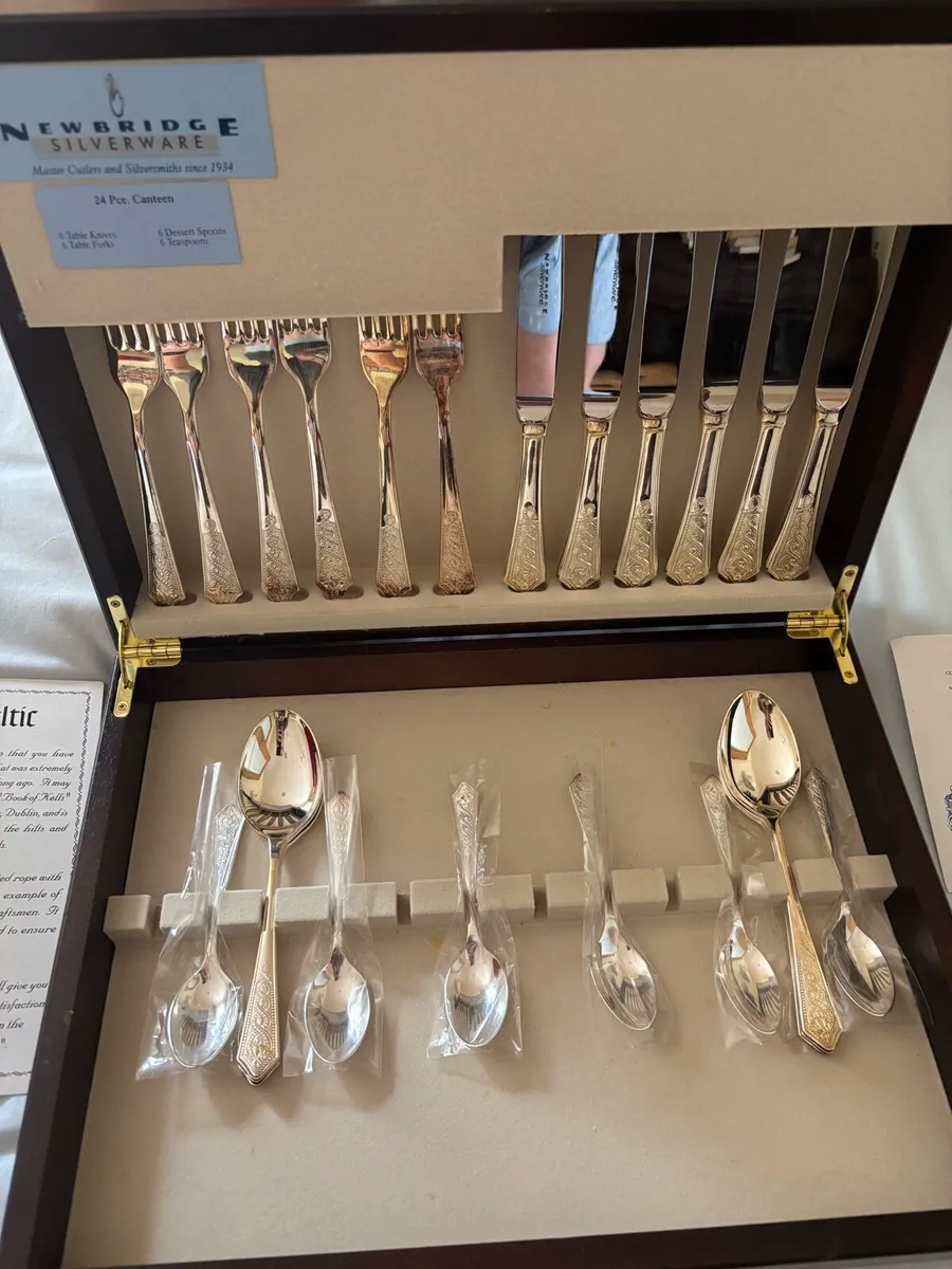 SILVER PLATED 24 PIECE CUTLERY SET - Image 1