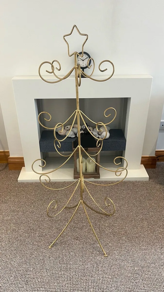 Metal Christmas tree - Image 1