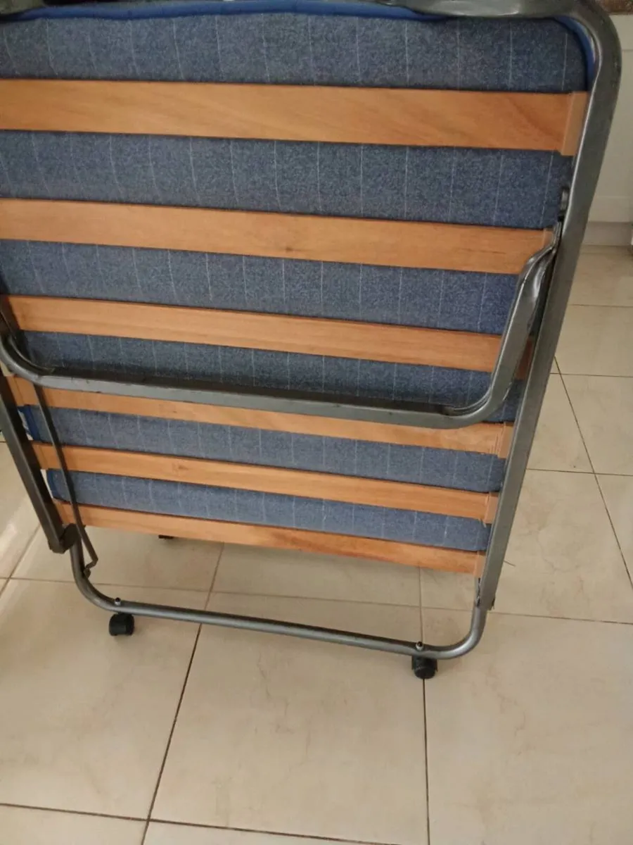 Fold up bed - Image 1