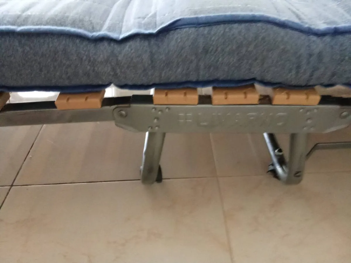 Fold up bed - Image 4