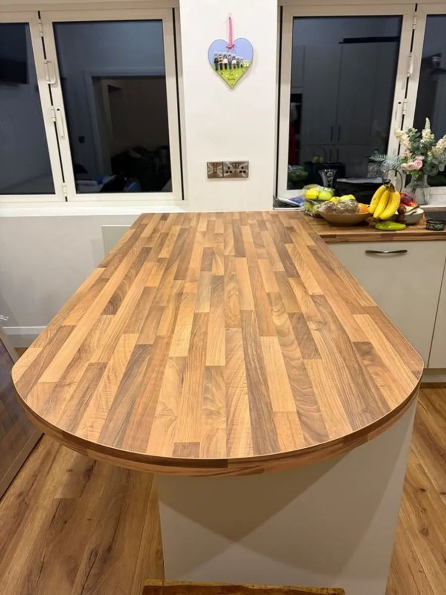 Kitchen Counter - Image 1