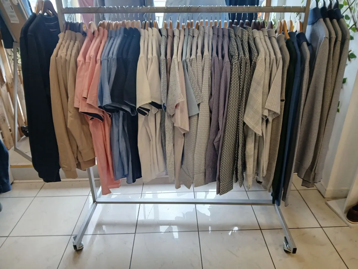 Shop Retail Stand - Image 1