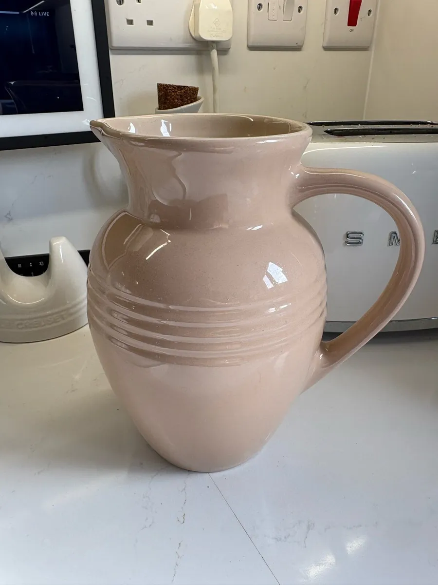 Le Creuset large pitcher jug