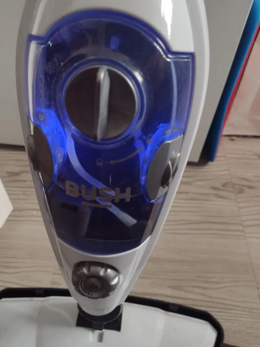 As new Bush floor steam cleaner - Image 2