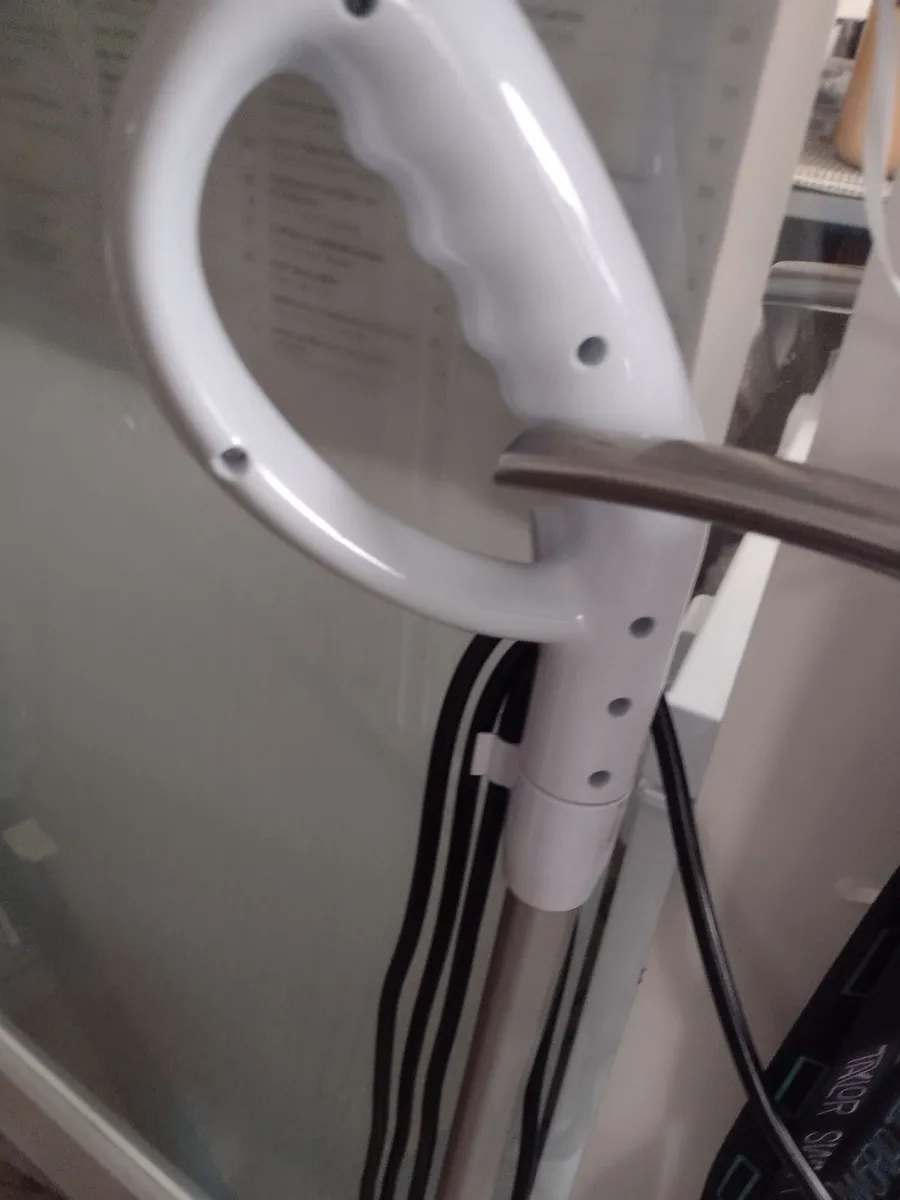 As new Bush floor steam cleaner - Image 3