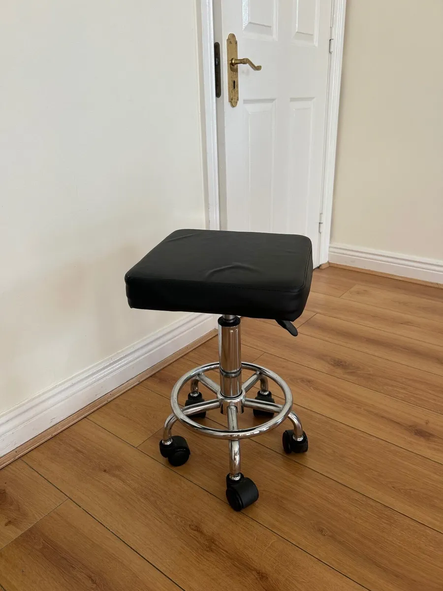 Rolling stool - Image 3