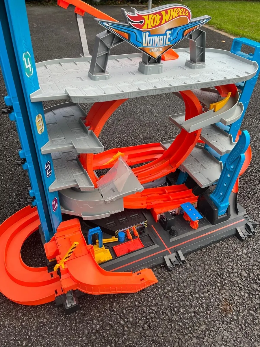 Hot Wheels - Image 2