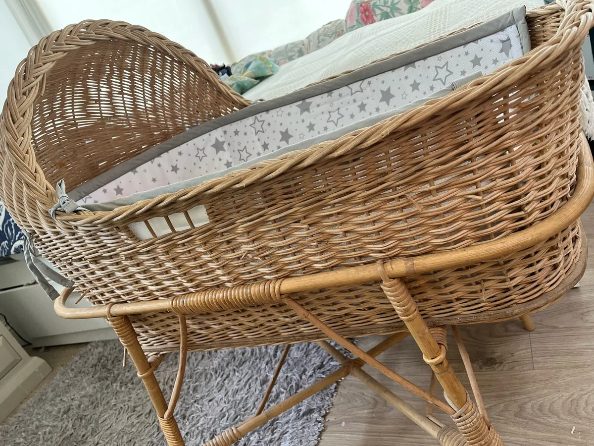 Vintage Wicker baby crib - Image 4