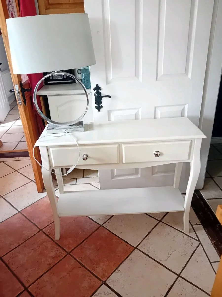 Hall table60  and lamp 60 - Image 1