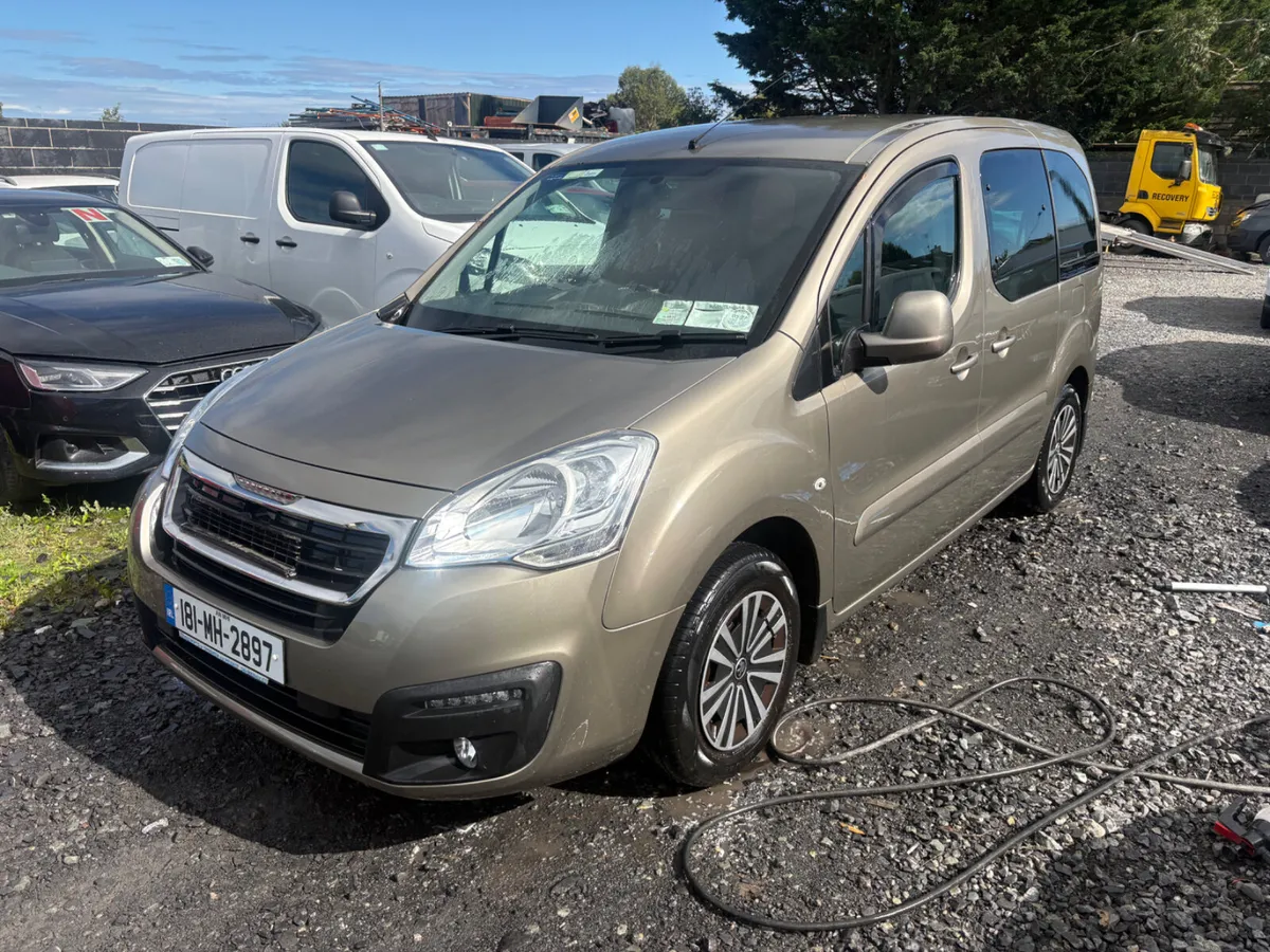 2018 Peugoet partner automatic drive away - Image 3