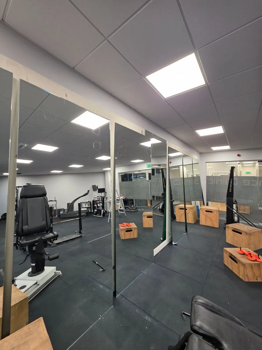 Gym pilates/gym mirrors