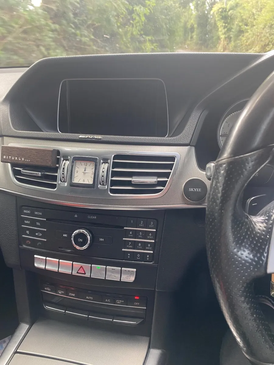 Mercedes-Benz E-Class 2016 - Image 2