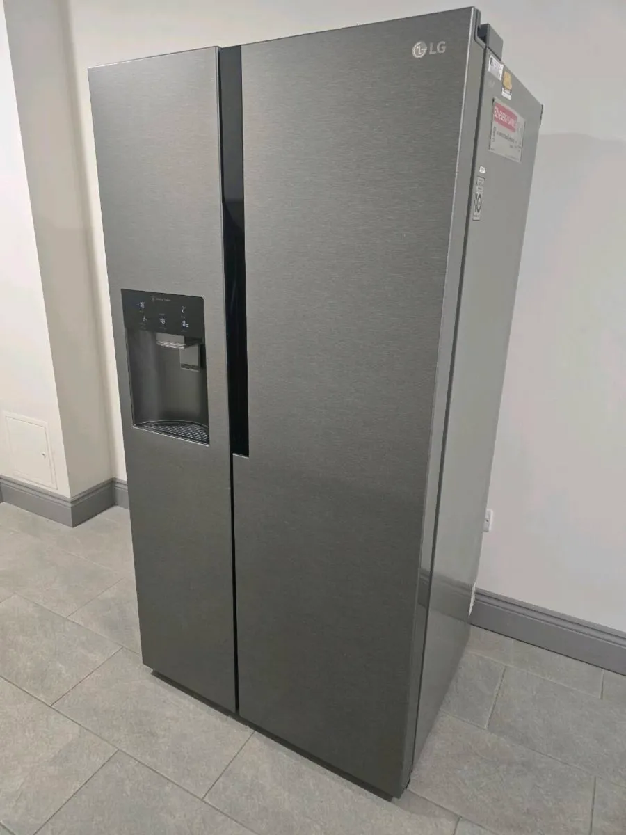 LG American Style Fridge Freezer - Image 2