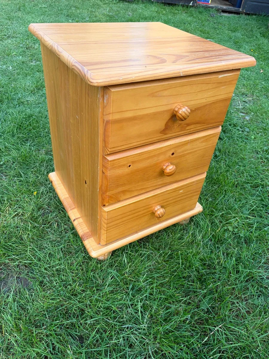 single pine locker €40 - Image 2