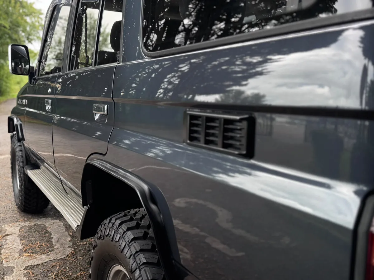 1992 Toyota Land Cruiser 70 Series MANUAL - Image 4