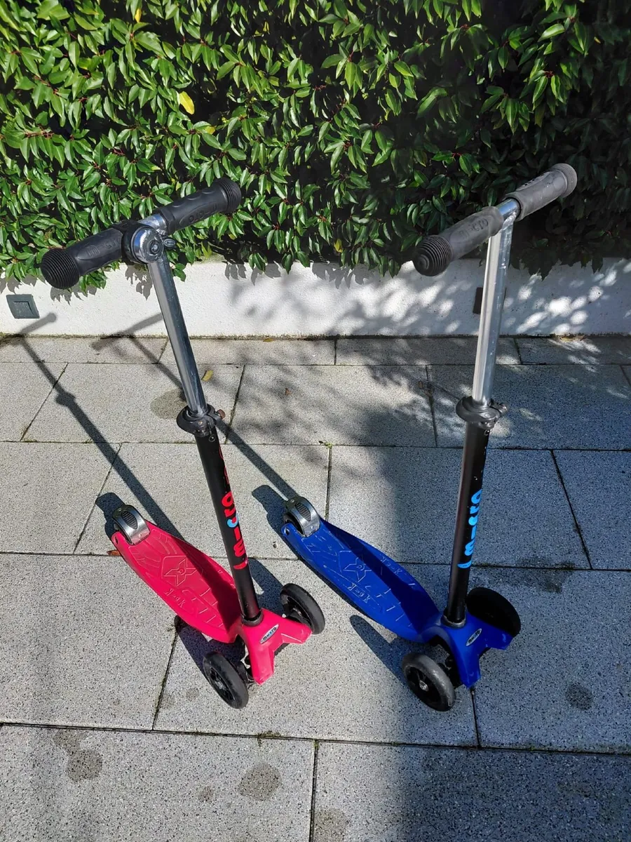 Micro Maxi Scooter (Red) - Image 2