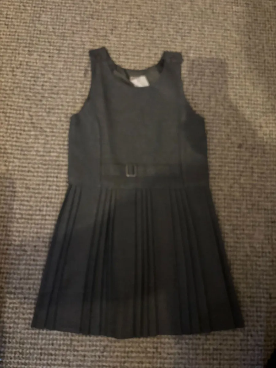 School uniforms - Image 4
