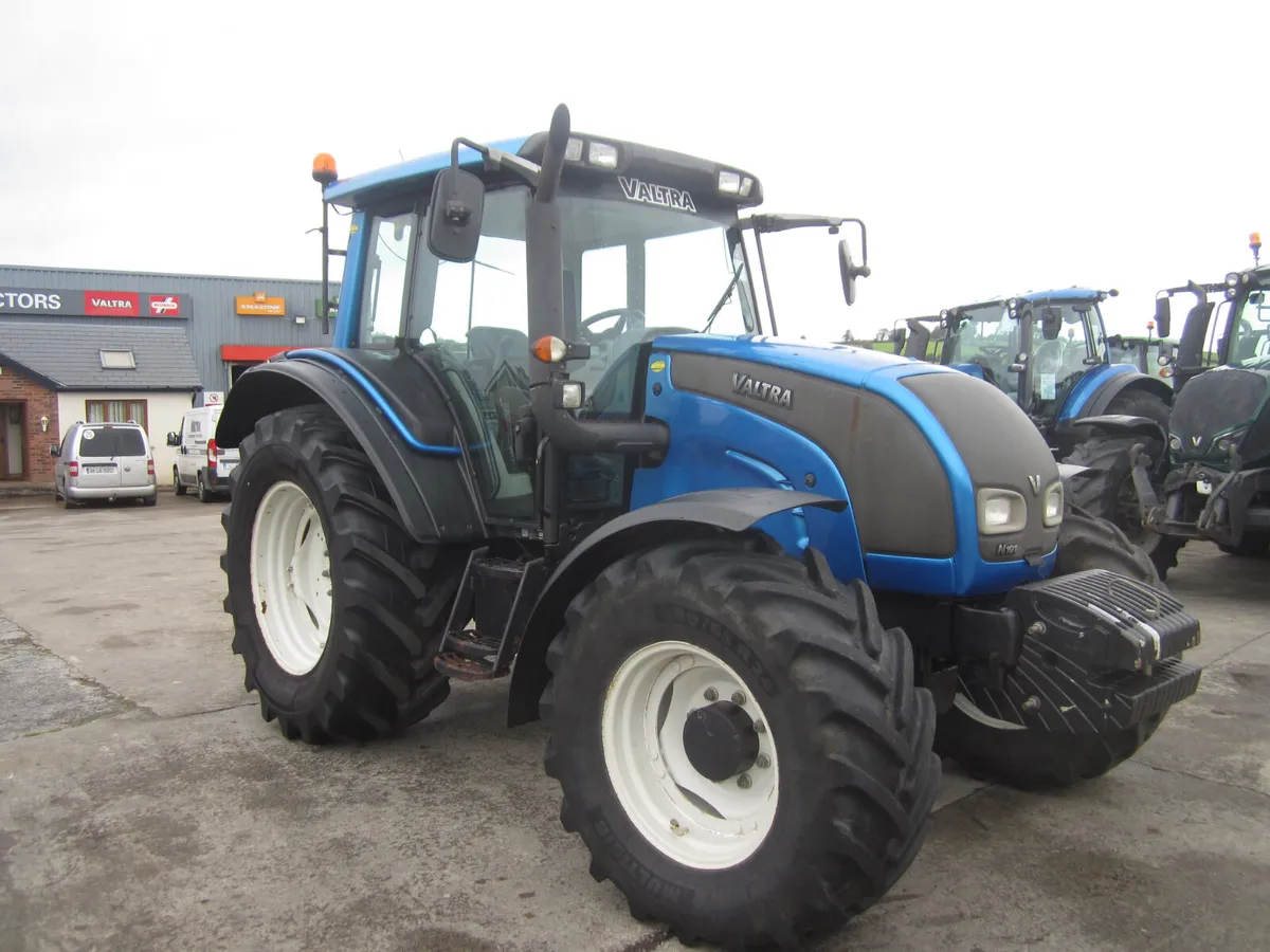 VALTRA N101..3000..HRS LIKE NEW. - Image 1