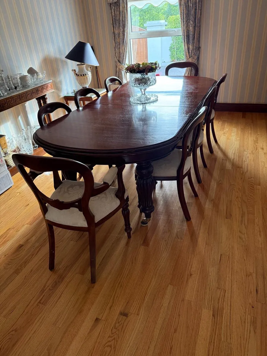 Dining room table - Image 2