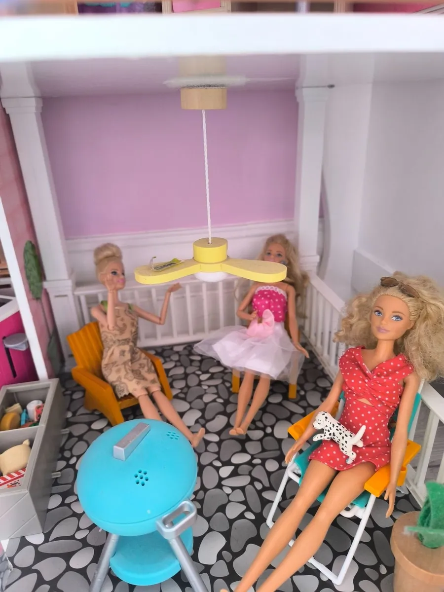 Wooden Dolls house - Image 2