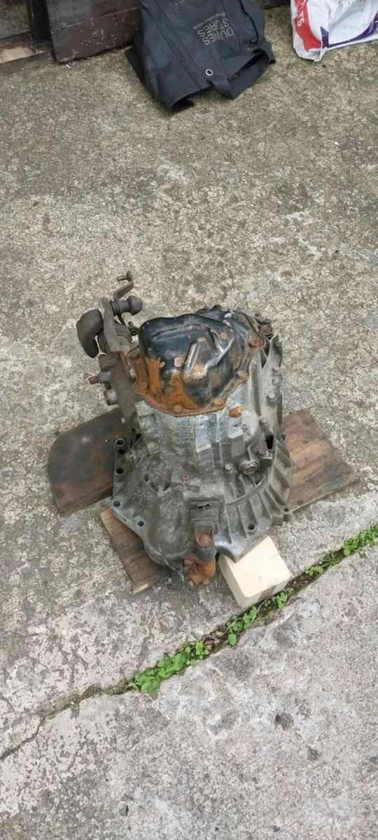 Toyota Corolla 1.4 Petrol 5-Speed Manual Gearbox - Image 1