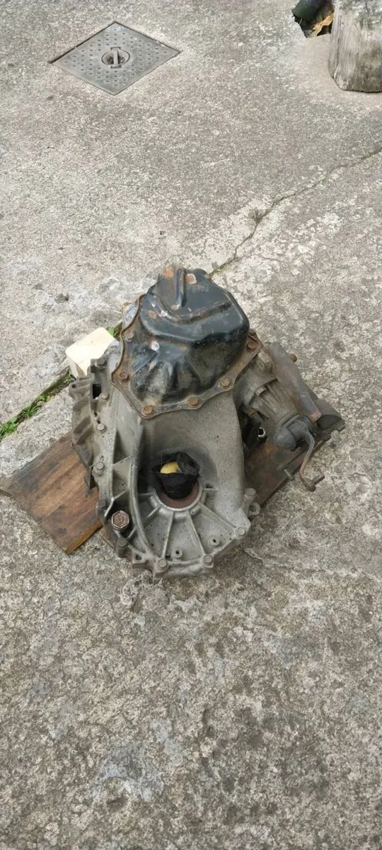 Toyota Corolla 1.4 Petrol 5-Speed Manual Gearbox - Image 2