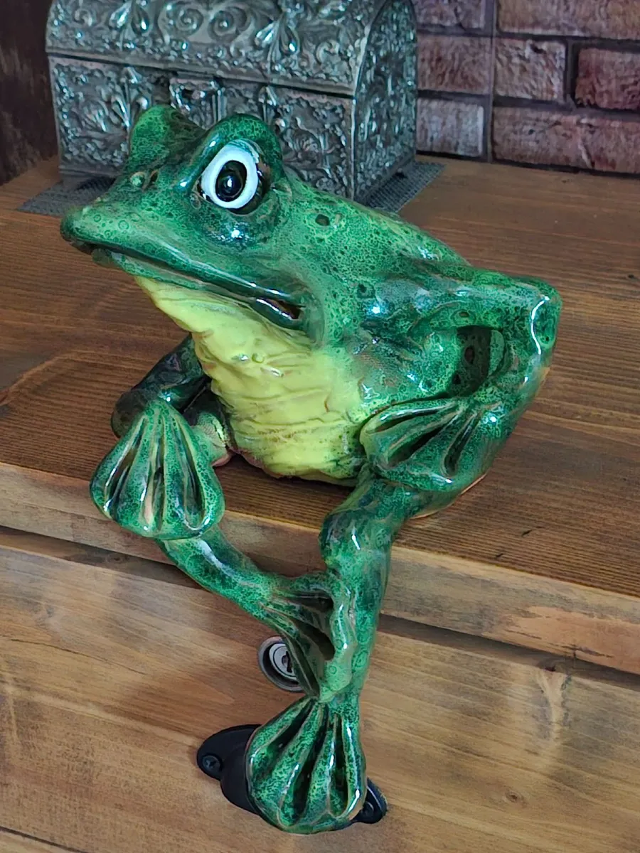 Big ceramic decorative frog (Brand New) - Image 2