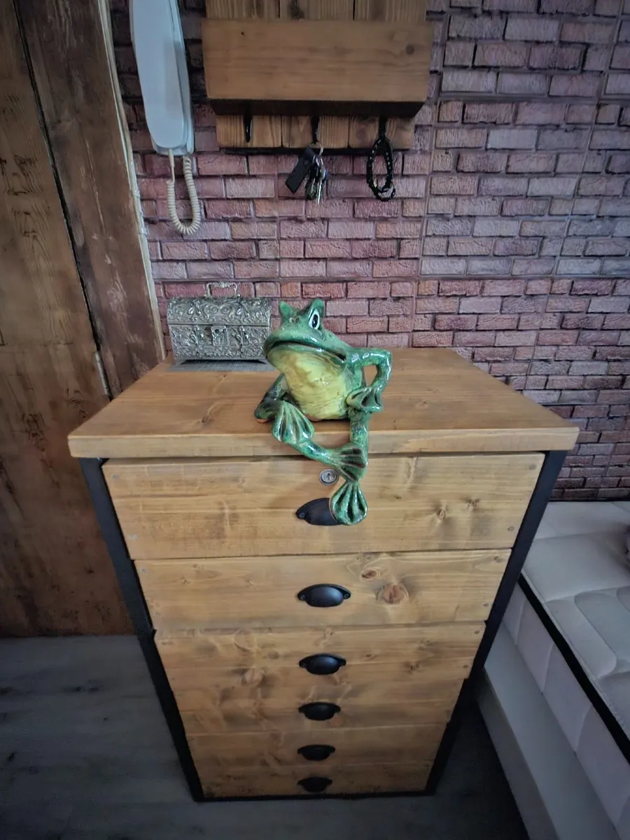 Big ceramic decorative frog (Brand New) - Image 1