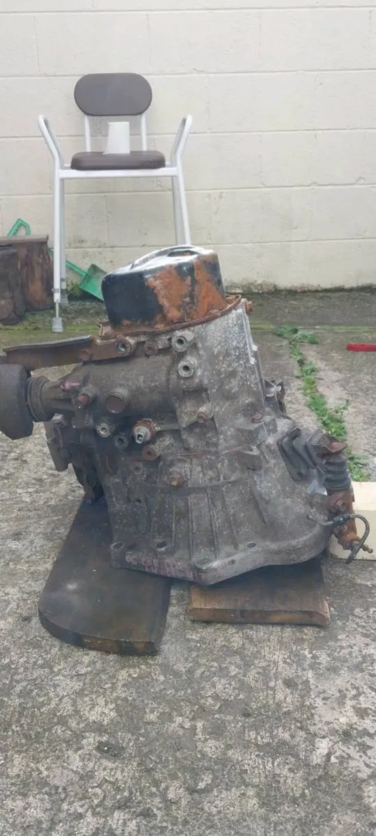 Toyota Corolla 1.4 Petrol 5-Speed Manual Gearbox - Image 4