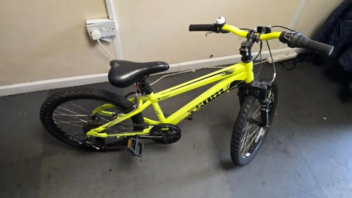 20inch Kids Mountain Bike  Great Condition - Image 2