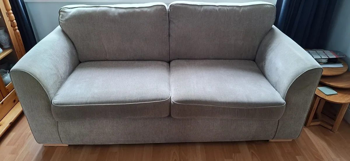3 seater couch x 2 - Image 1