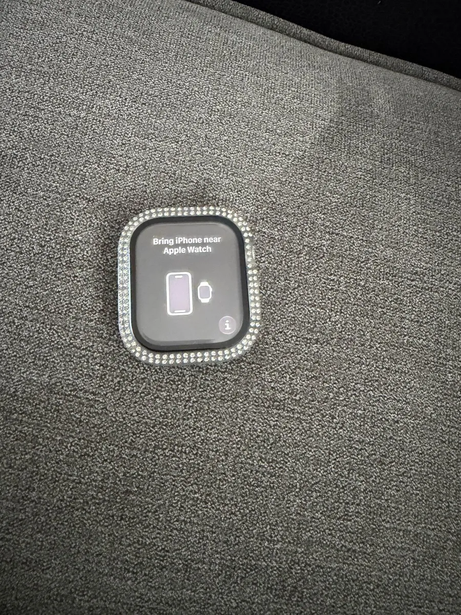 Apple Watch series 11 46mm silver - Image 1