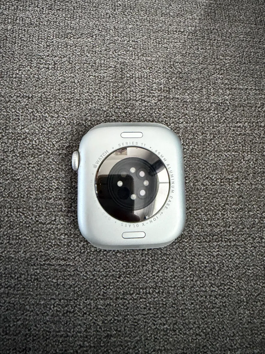 Apple Watch series 11 46mm silver - Image 4