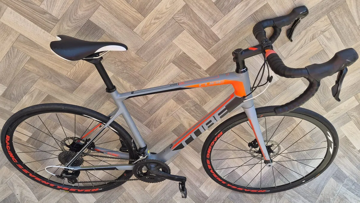 CUBE ATTAIN PRO,  FULL CARBON - Image 1