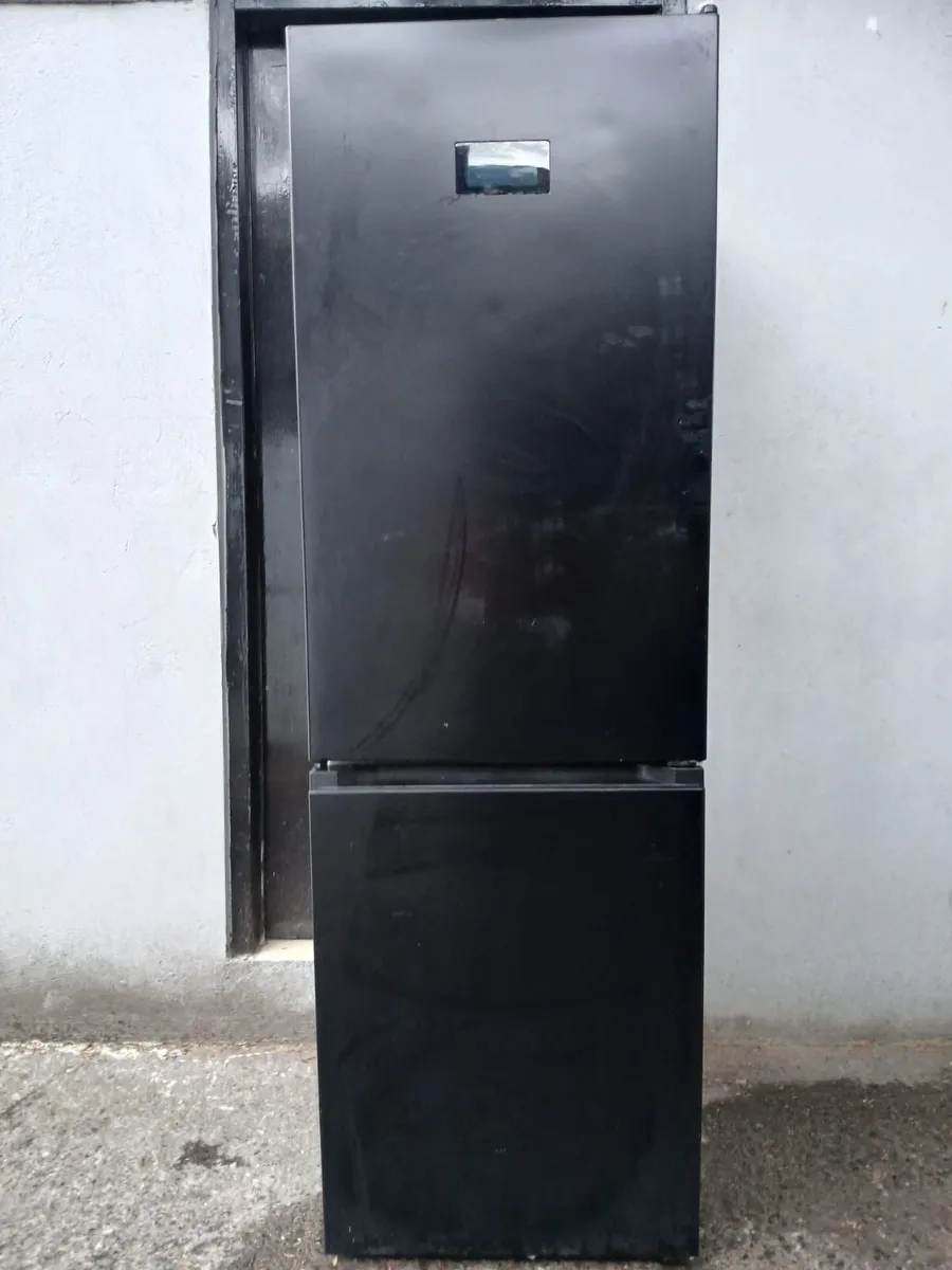 4 FRIDGE AND FREEZER - Image 2