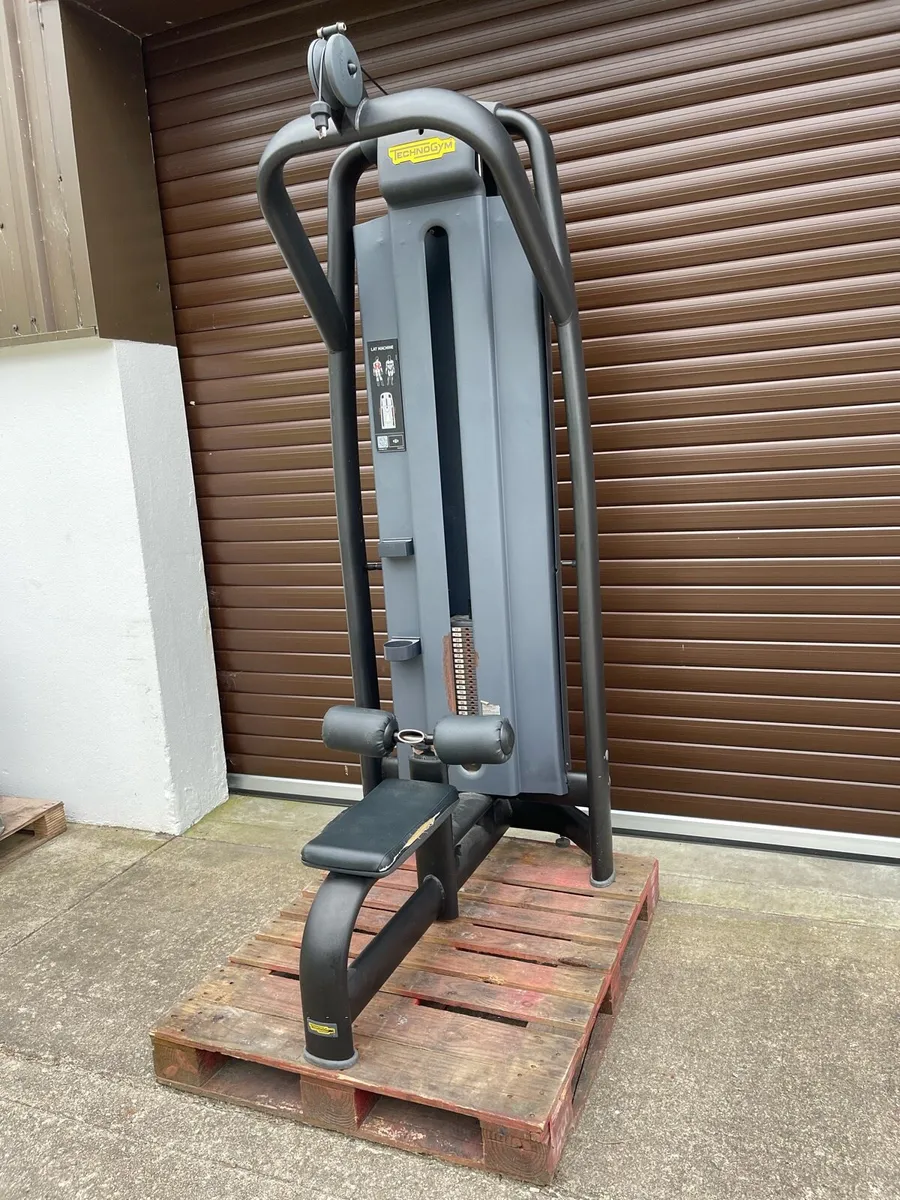 Technogym Selection Lat Pulldown - Image 2
