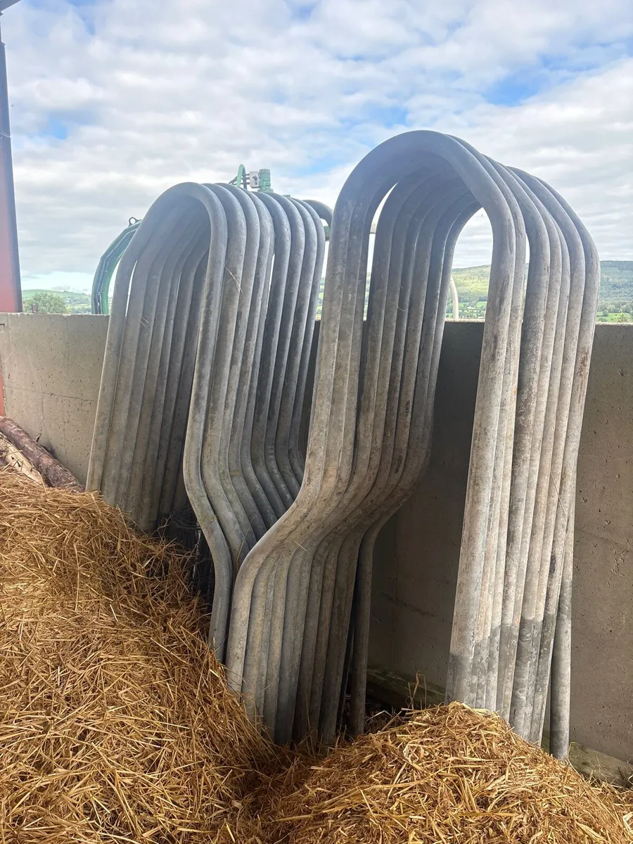 Cubicles - Image 1