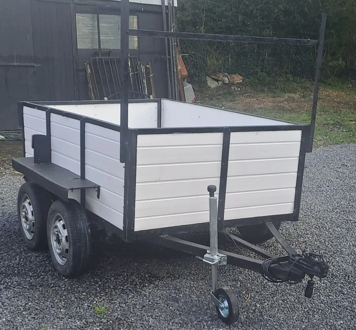 Trailer - Image 1