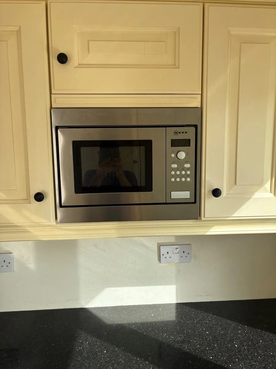 Kitchen including units and granite counter top - Image 4