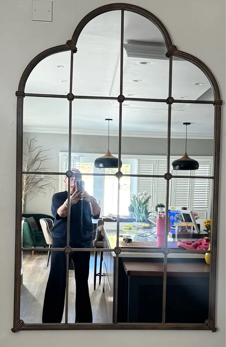 Large mirror statement piece - Image 4