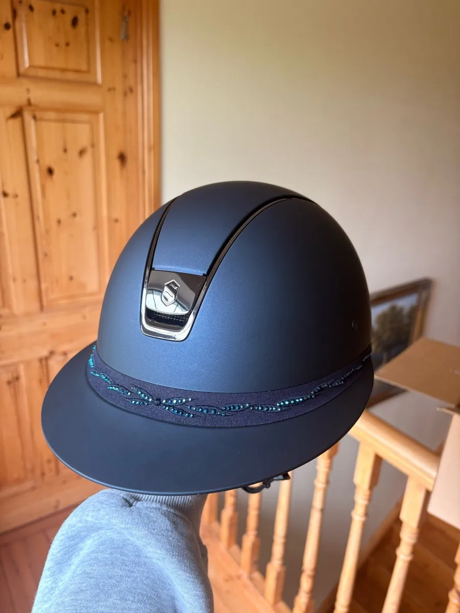Miss Shield Helmet - Image 1