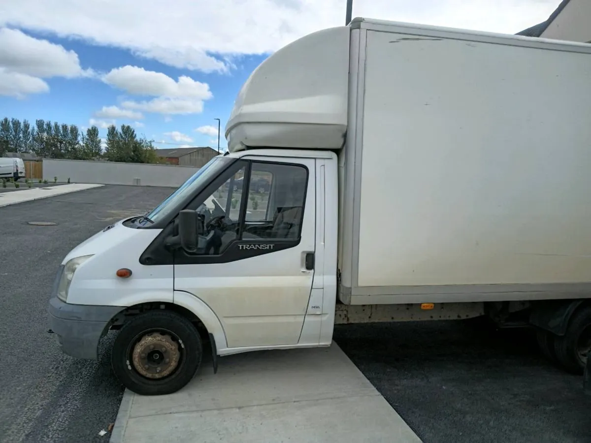 Ford transit box van with tail lift - Image 2