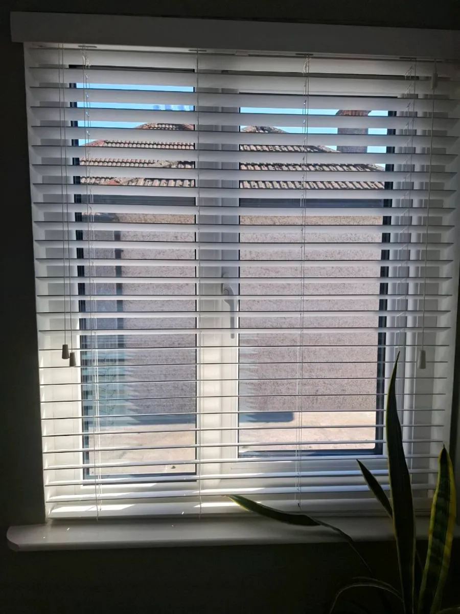 Venetian blinds - Image 1
