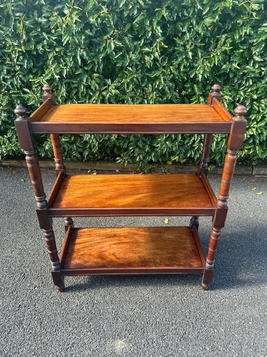 Shelf & display unit - Image 1