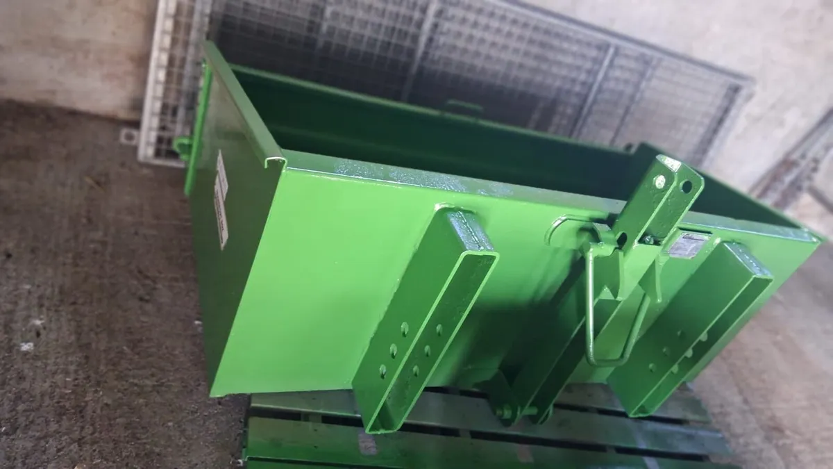 Cashels  5 Foot Hevy Duty transport box - Image 3
