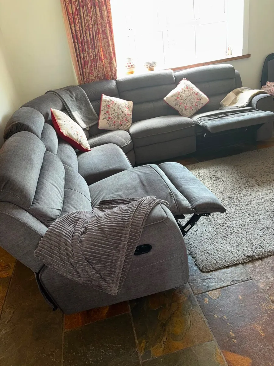 Grey corner sofa - Image 2