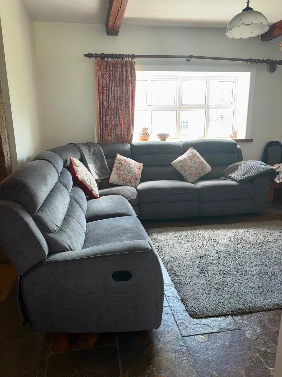 Grey corner sofa - Image 1